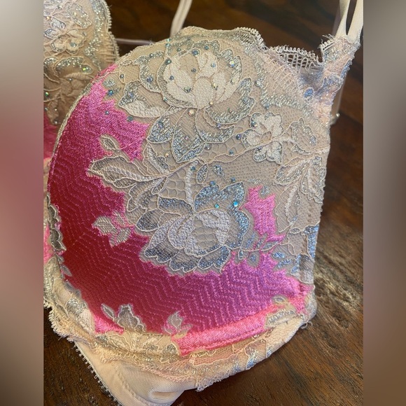 Victoria's Secret Very Sexy Push Up Balconet Bra Size 36D - Picture 2 of 10